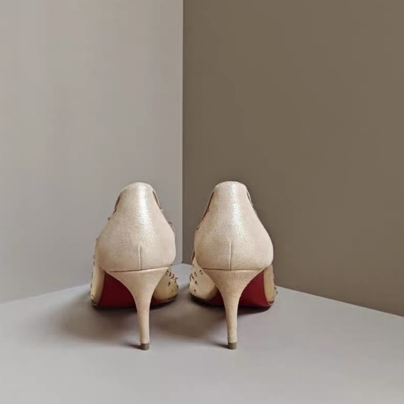 🚩steal authentic Christian Louboutin Beige Studded Heels - Picture 3 of 6